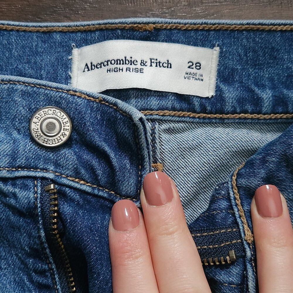 Abercrombie & Fitch High Rise 90's Straight Jean